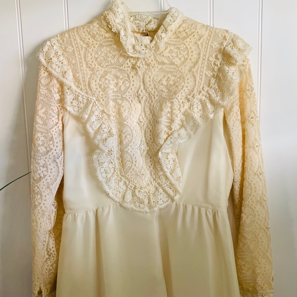 Vintage Lace Wedding Dress /Boho Chic Bridal Gown - Picture 2 of 8